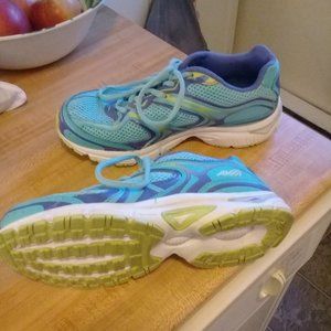 Womens avia running sneakers new